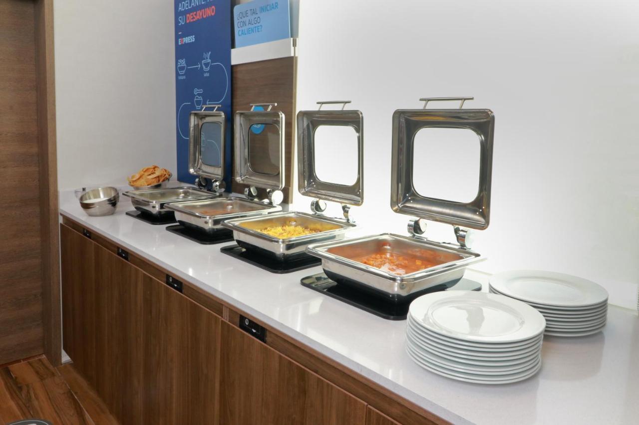 Holiday Inn Express - Monterrey - Fundidora By Ihg Экстерьер фото