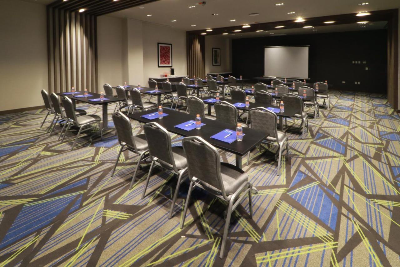 Holiday Inn Express - Monterrey - Fundidora By Ihg Экстерьер фото
